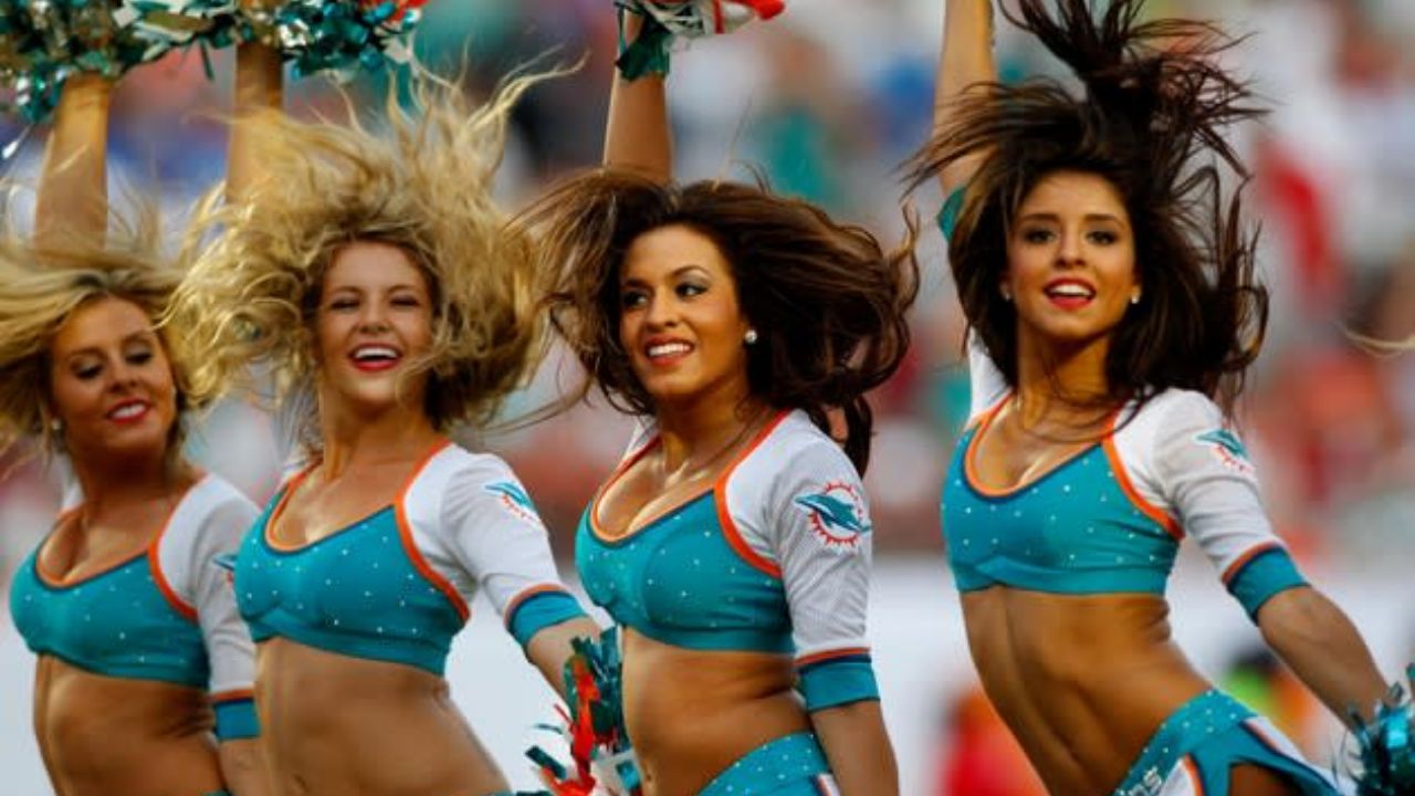 Watch Dolphins Cheerleader Viral Video 3864