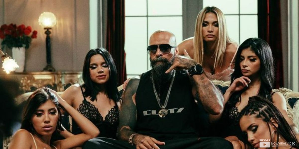 Ver Karely Ruiz y Babo de Cartel de Santa