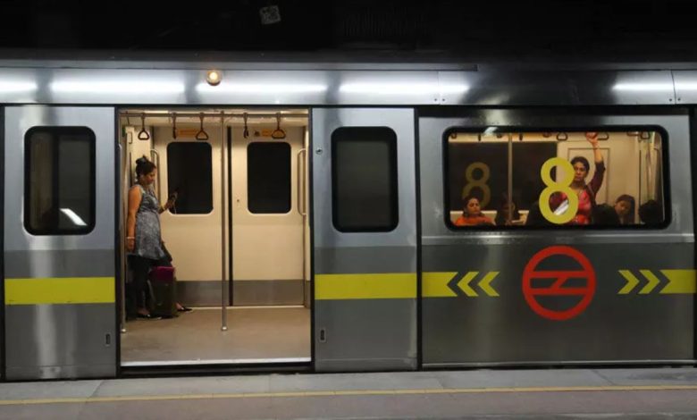 [FULL] Watch Delhi Metro viral video